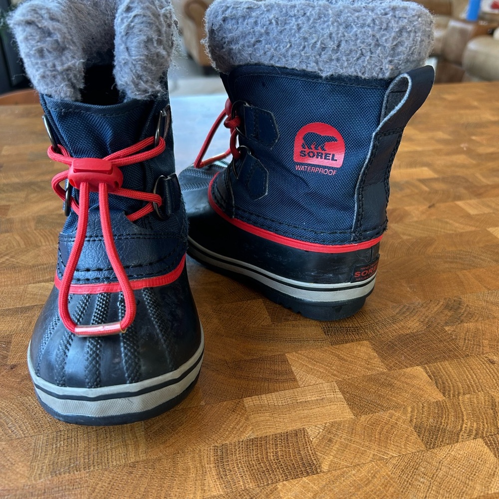 Sorel Kids Snow Boots - Black and Red